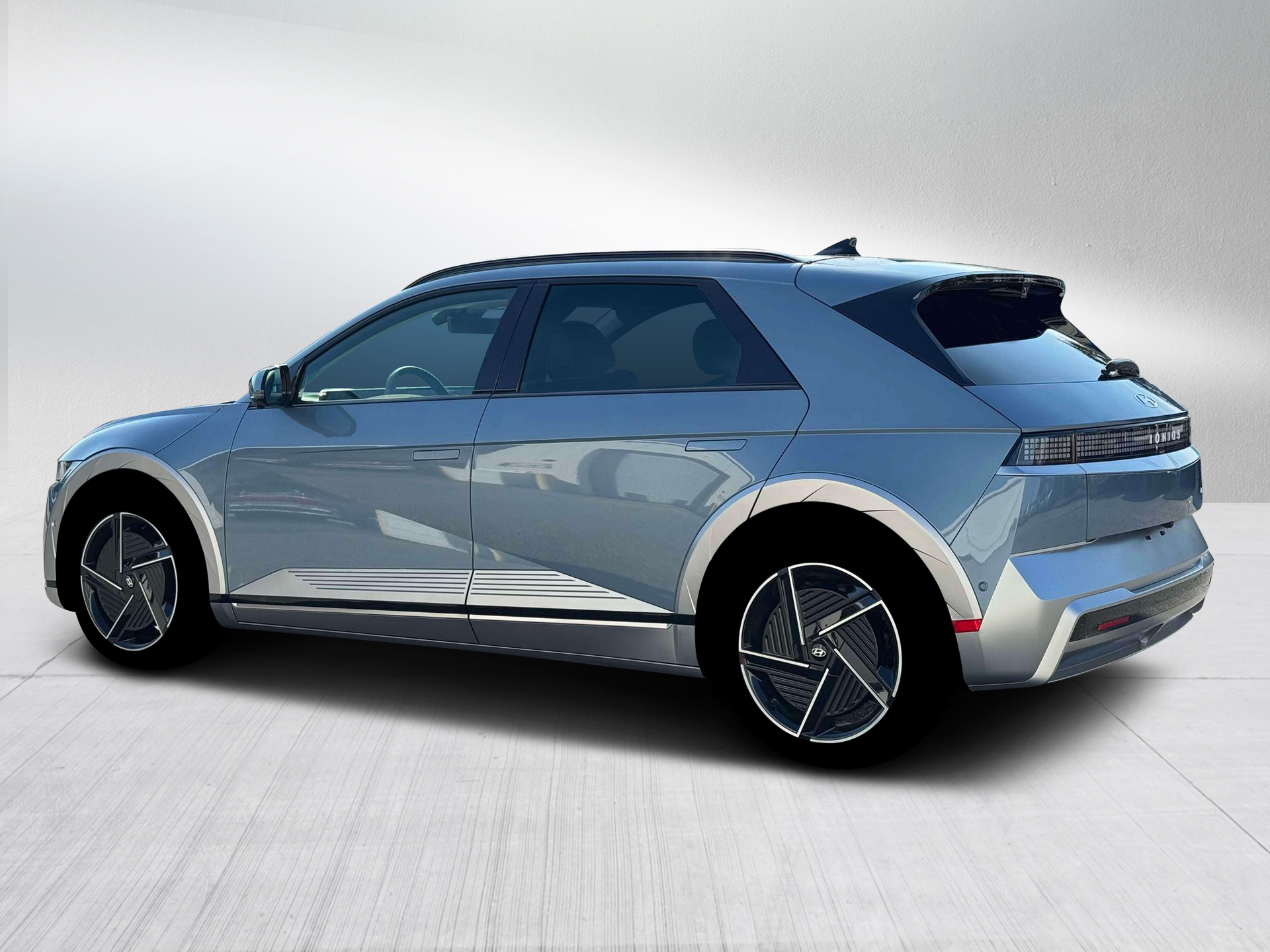 New 2026 Lucid Blue Hyundai Limited image 4