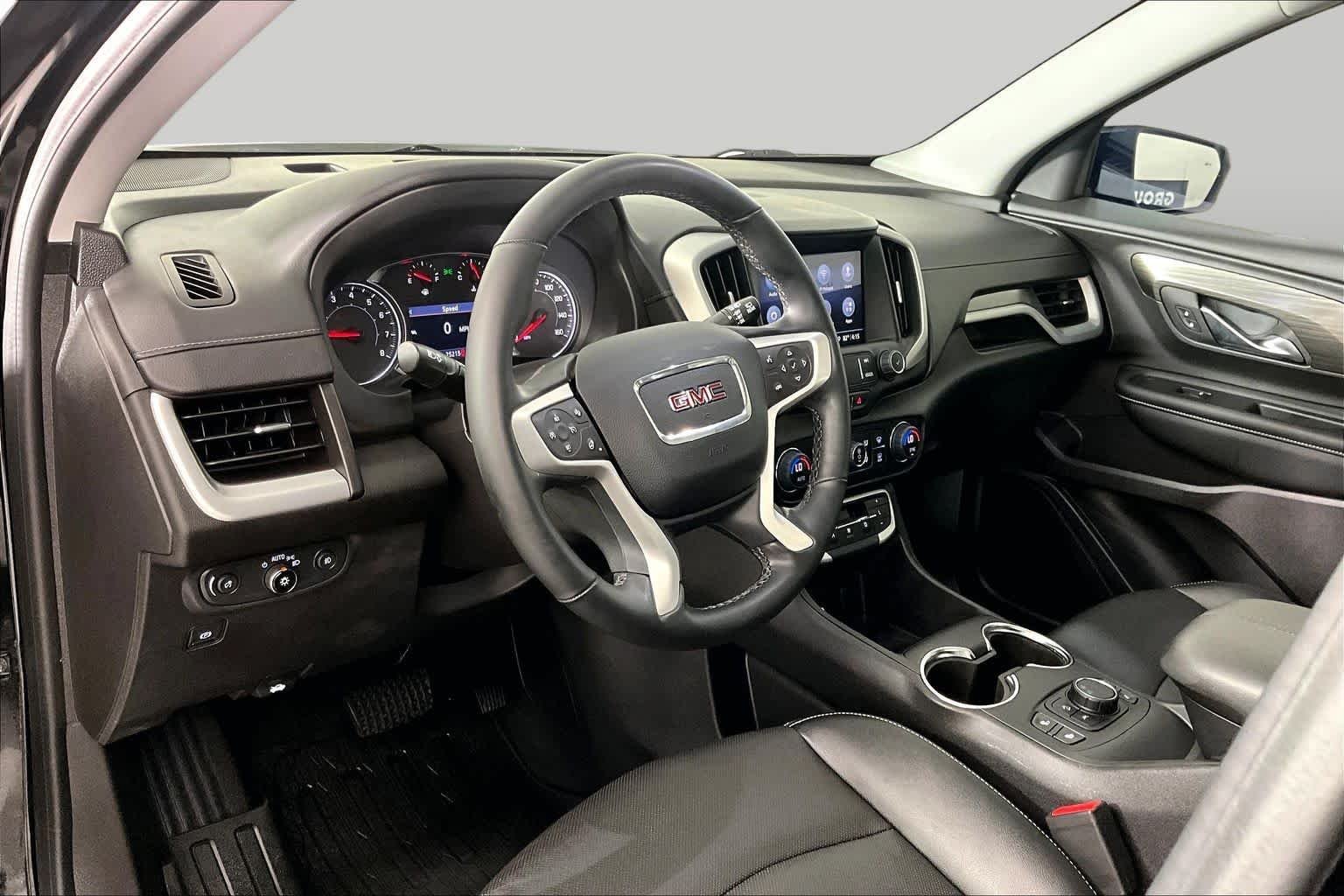 2024 GMC Terrain SLT - Photo 17