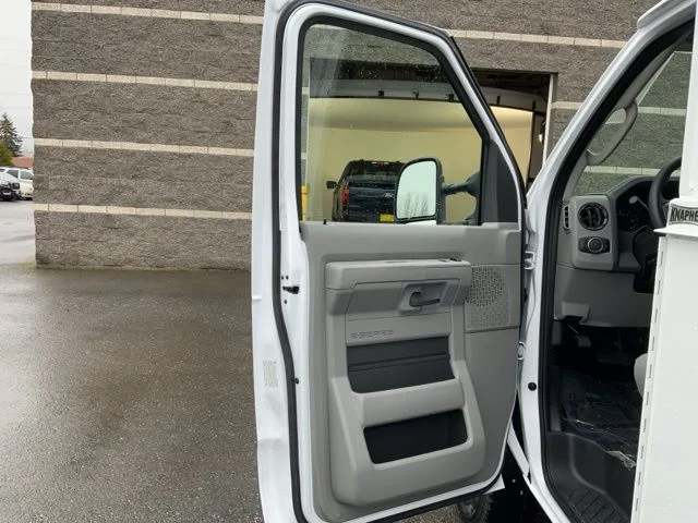 2025 Ford E-Series Cutaway Base - Photo 16