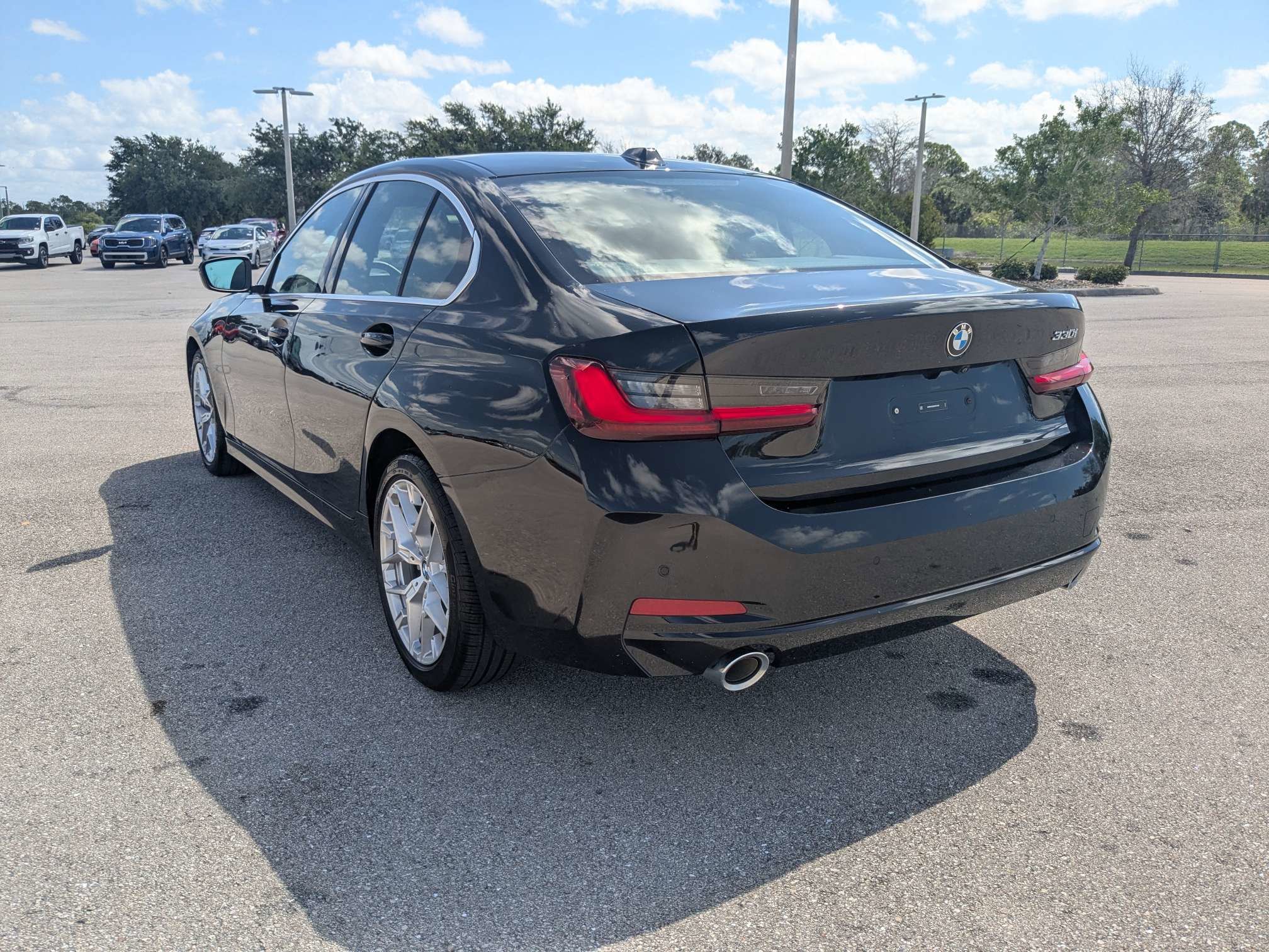 2025 BMW 3 Series 330i - Photo 7