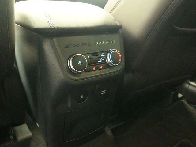 New 2026 Star White Metallic Tri-Coat Ford Platinum™ image 10