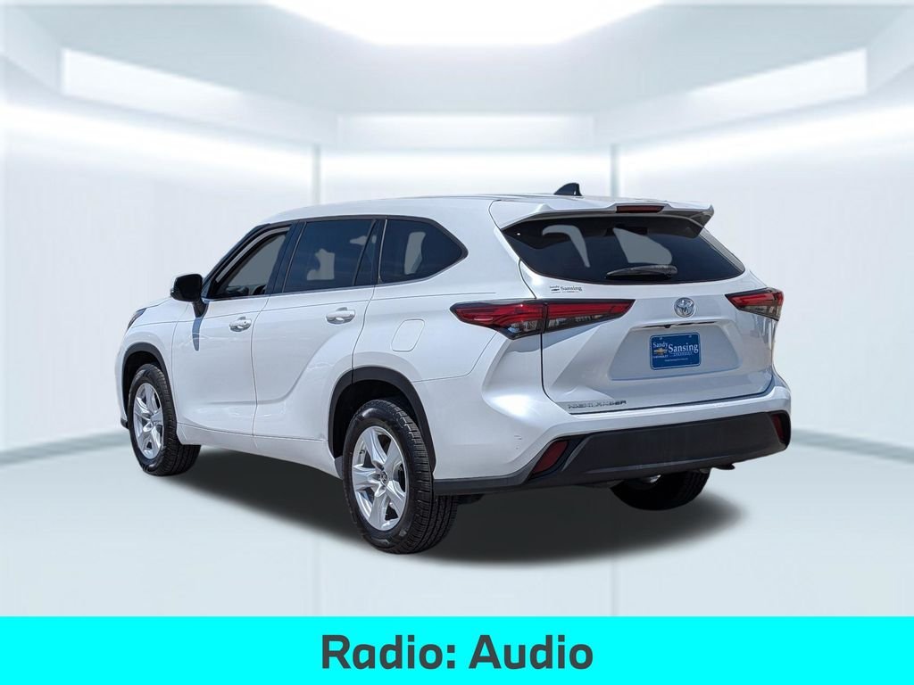 Used 2022 Beige Toyota L image 4