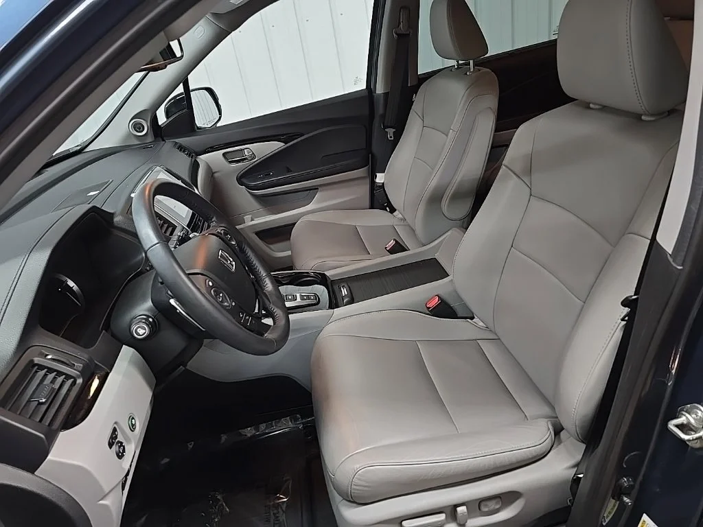 Used 2018 Steel Sapphire Metallic Honda Touring image 32
