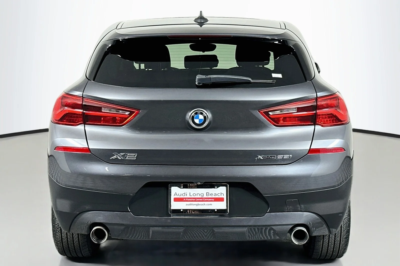 Used 2018 Mineral Gray Metallic BMW xDrive28i image 3