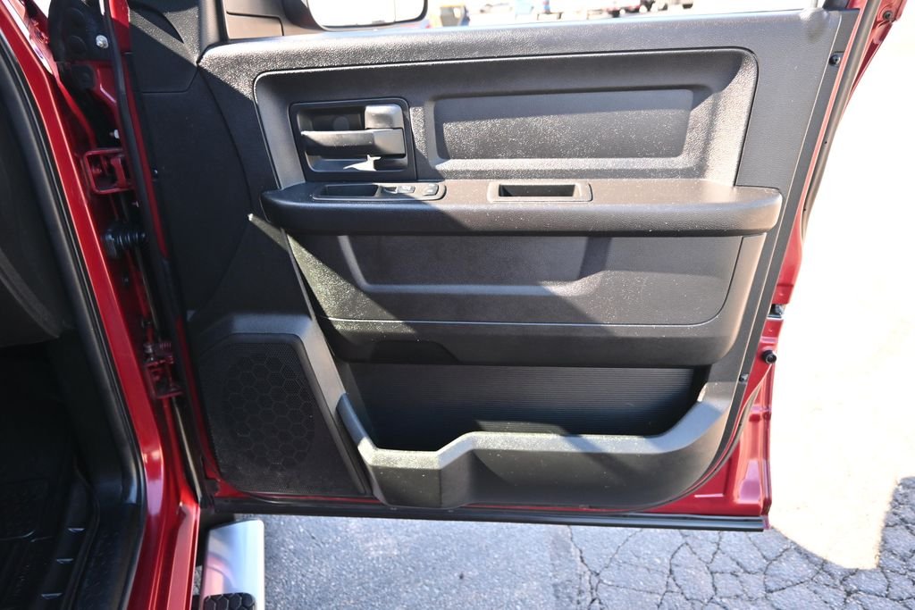 Used 2015 Deep Cherry Red Crystal Pearlcoat Ram Tradesman image 21