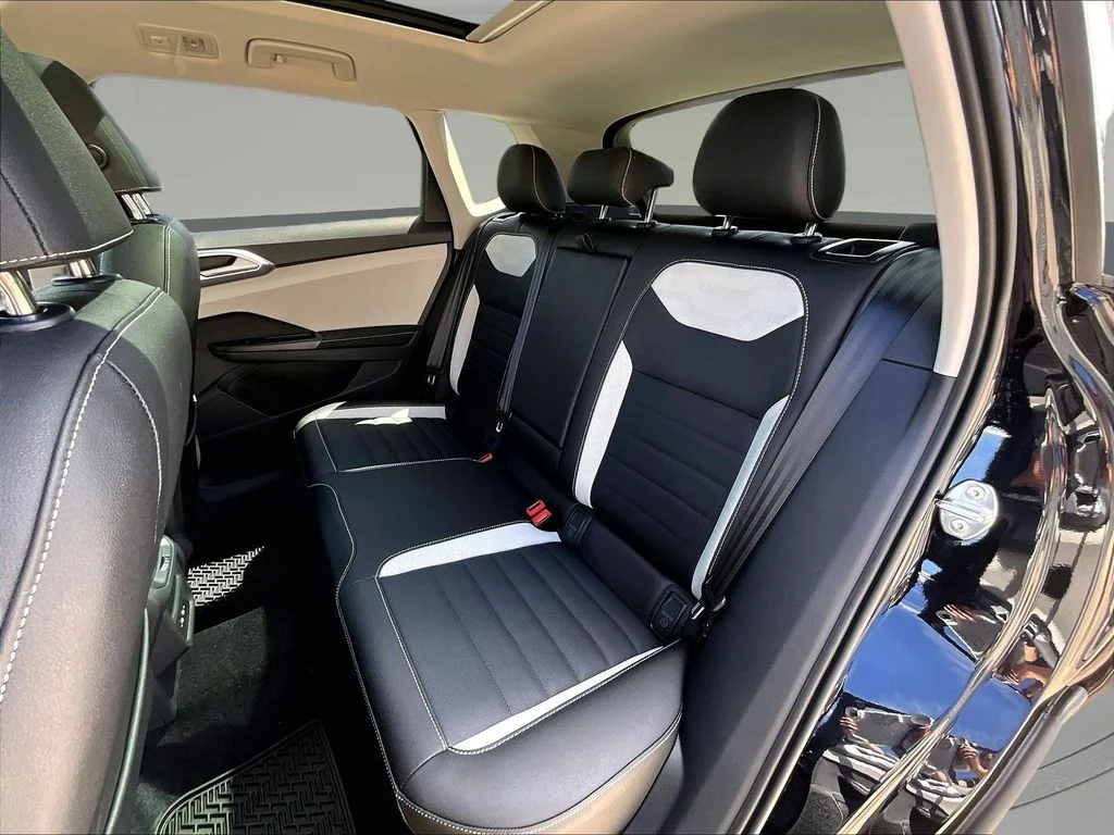 New 2026 Black Volkswagen 1.5T SEL image 22