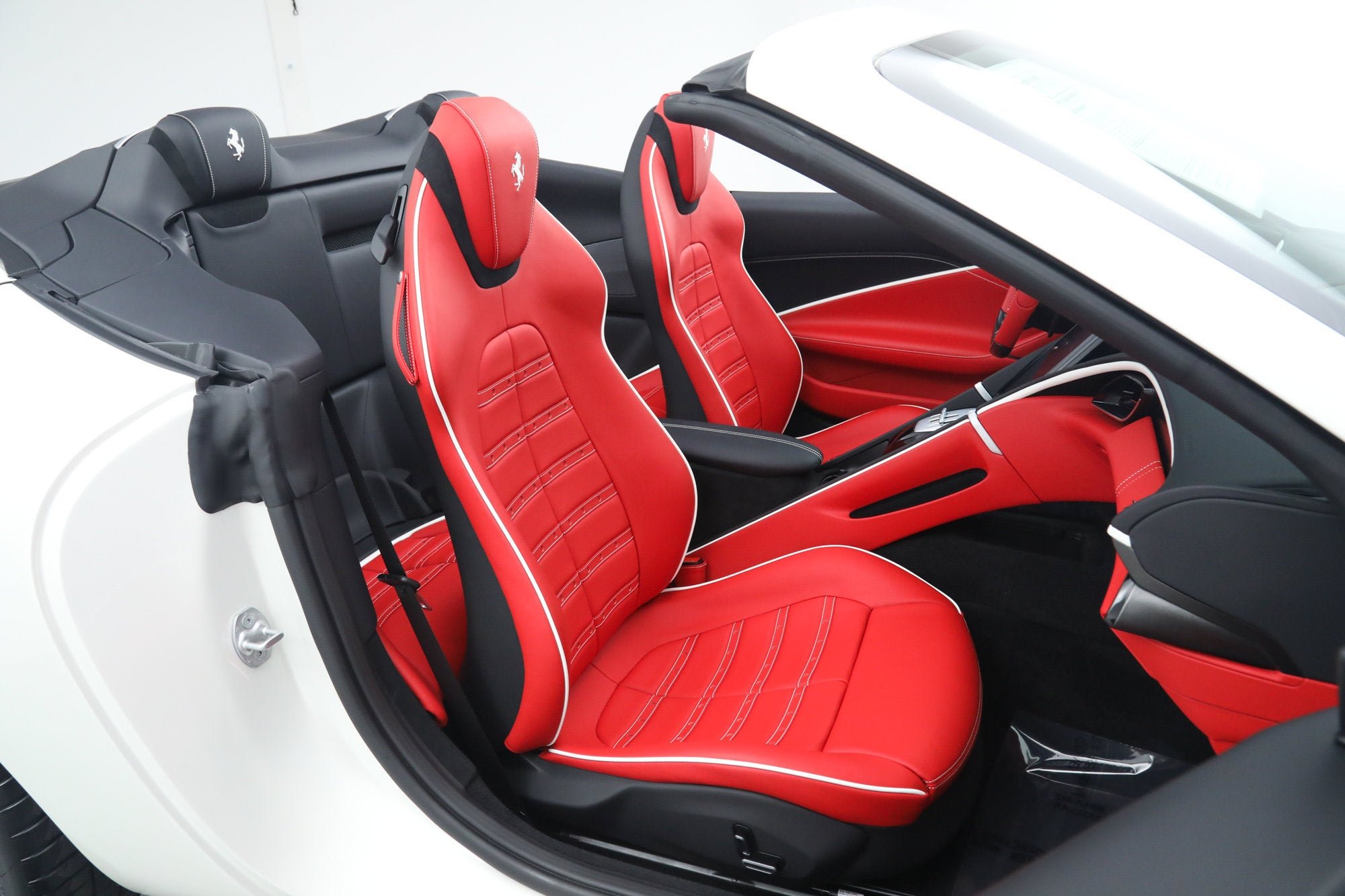 Certified Used 2025 Bianco Italia Ferrari  image 22