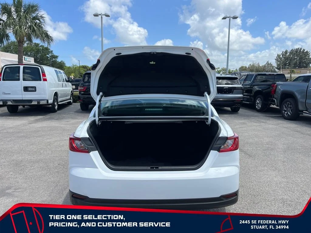 Used 2025 White Toyota LE image 16