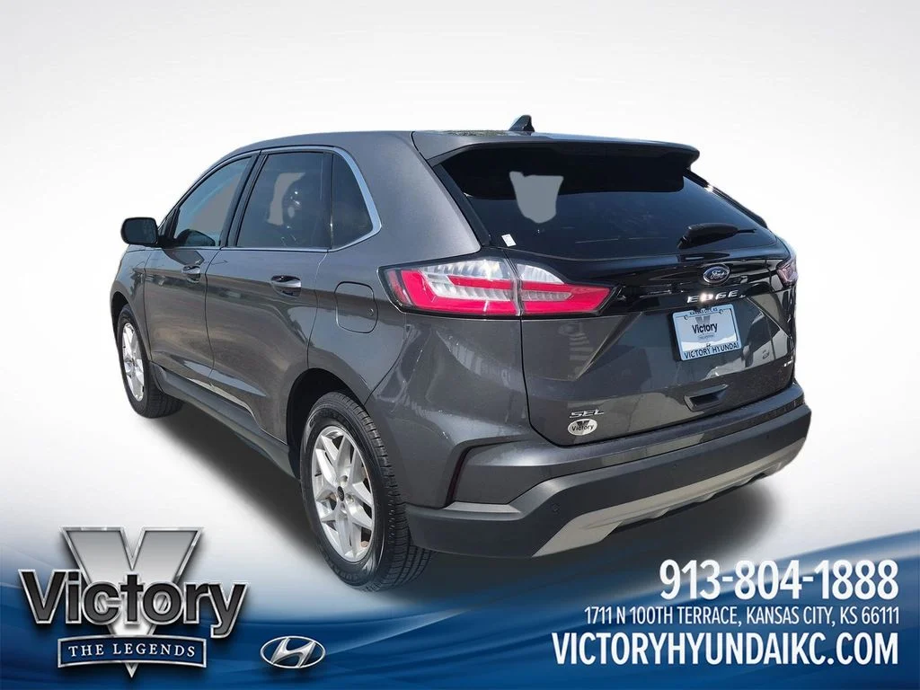 Used 2024 Gray Ford SEL image 3