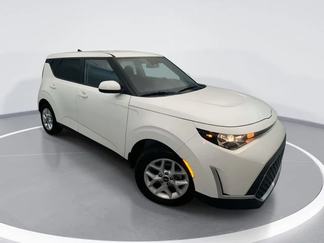 Used 2023 White Kia LX image 1