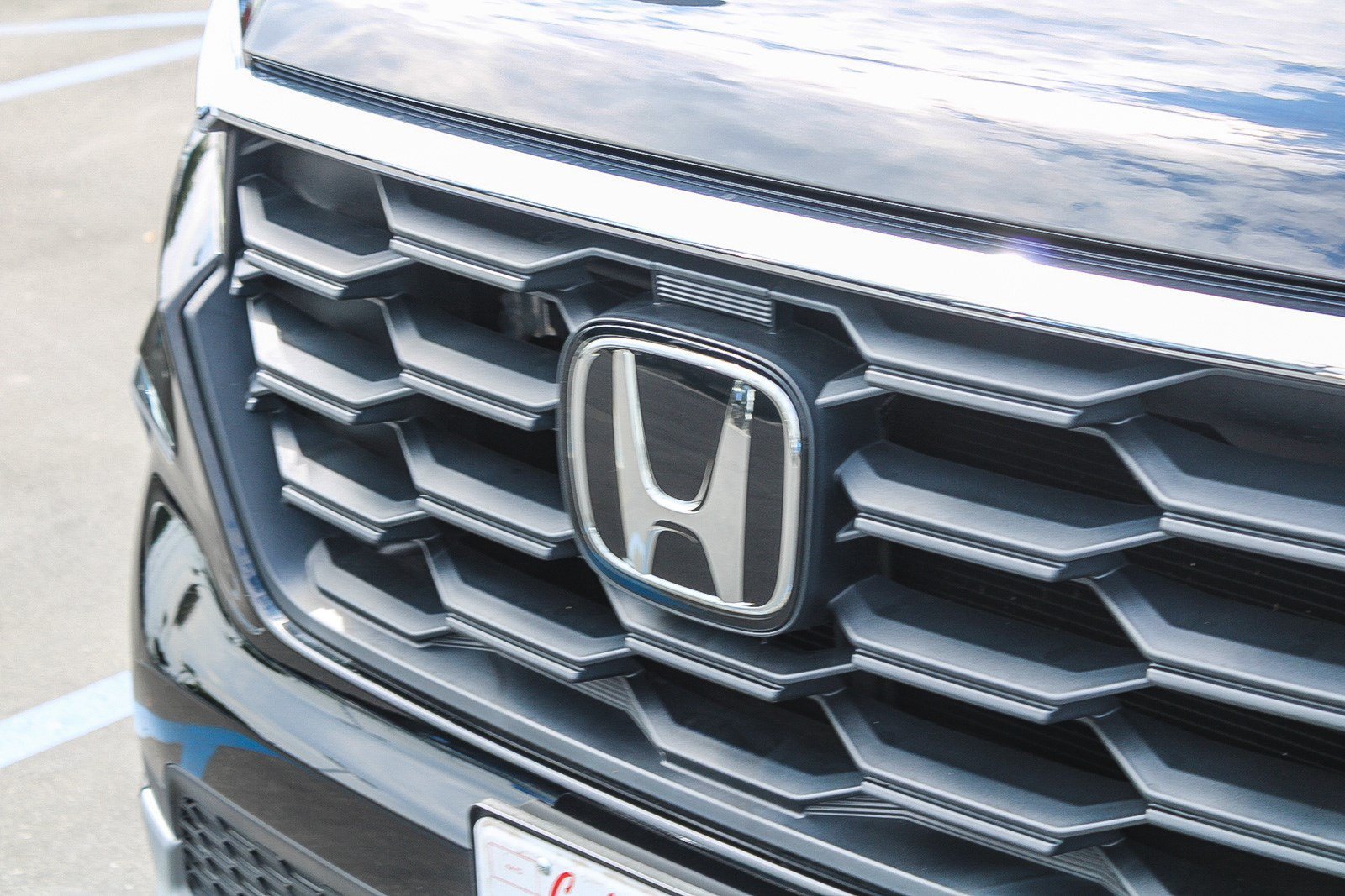 Certified Used 2025 Crystal Black Pearl Honda 2WD EX-L image 5