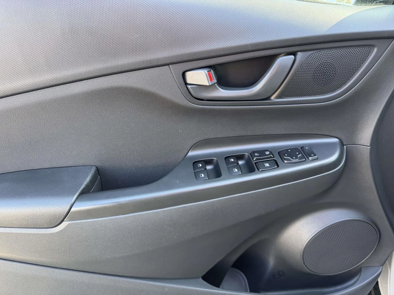 Used 2023 Cyber Silver w/Black Roof Hyundai SEL image 14