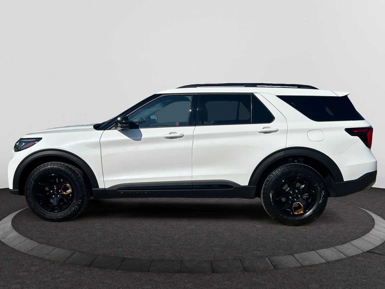 New 2026 STAR WHITE MET TRI-COAT Ford Tremor image 2
