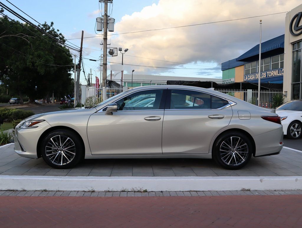 2025 Lexus ES 350 - Photo 8