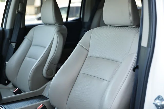 Used 2023 Platinum White Pearl Honda RTL image 25