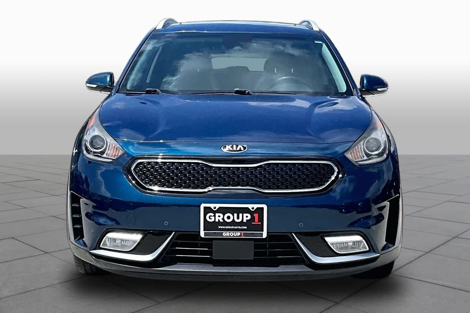 Used 2018 CERULEAN Kia Touring image 4