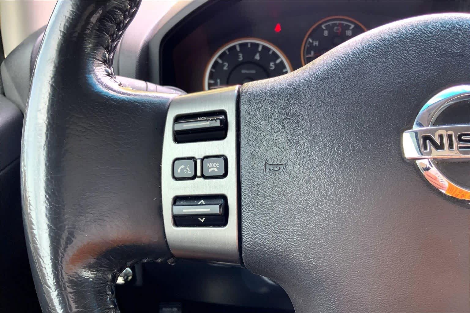 Used 2008 Desert Stone Metallic Nissan LE image 23
