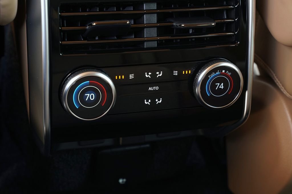New 2026 Carpathian Grey Land Rover SE image 38