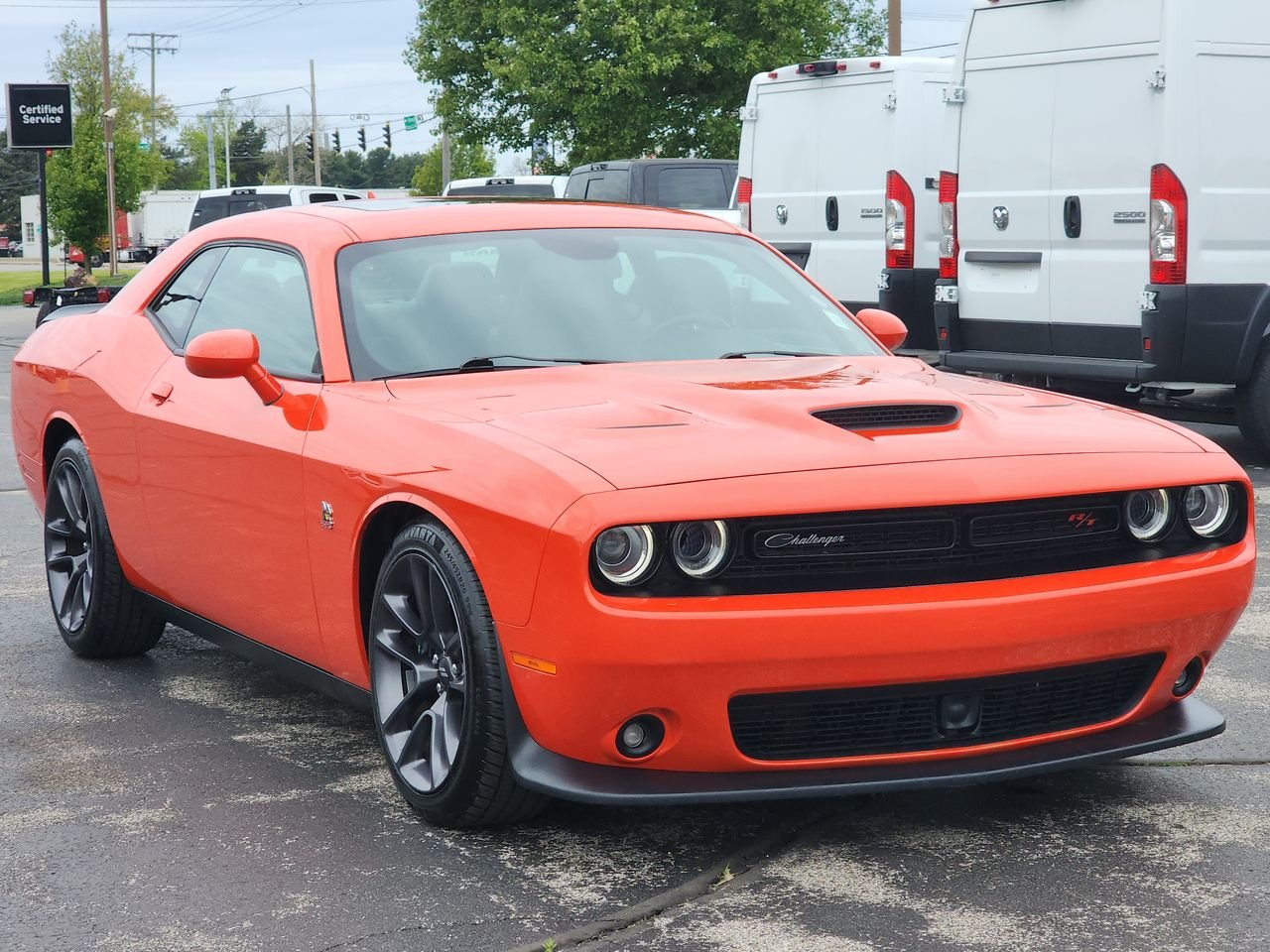 Used 2023 Go Mango Dodge R/T Scat Pack image 1