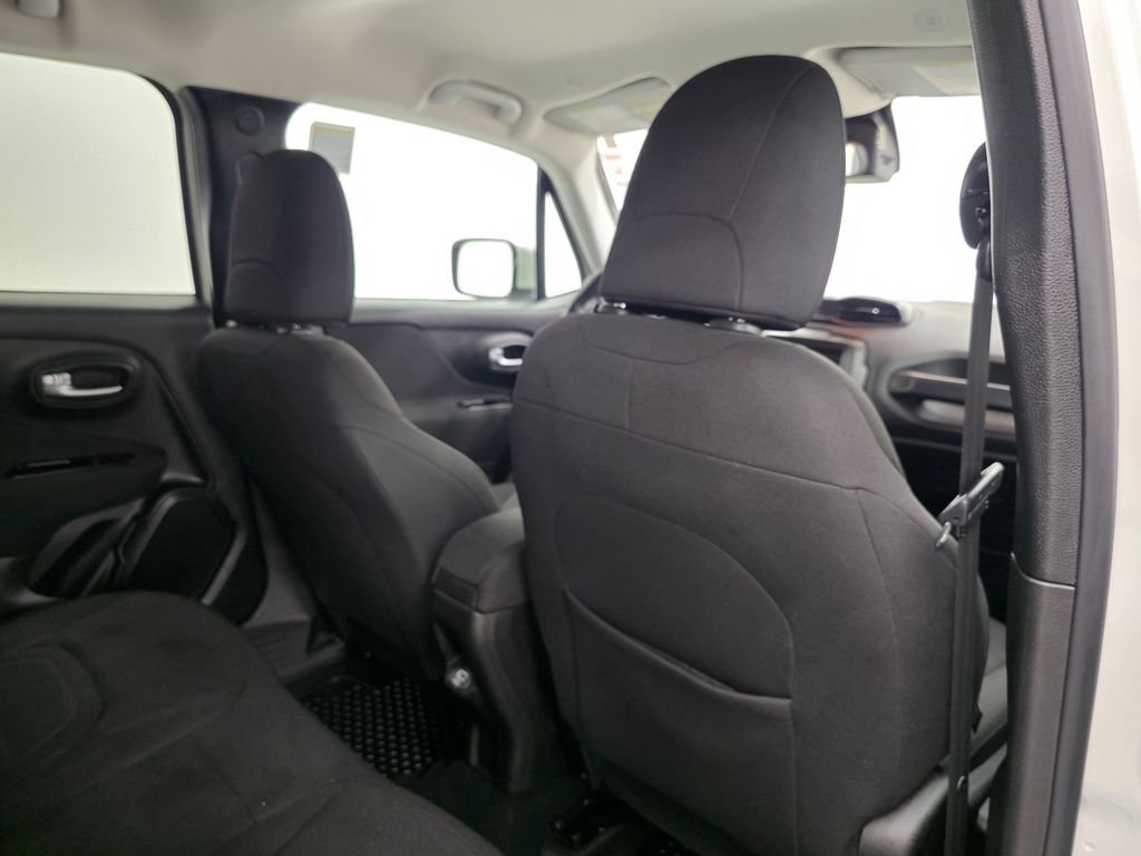 Used 2020 White Jeep Latitude image 16
