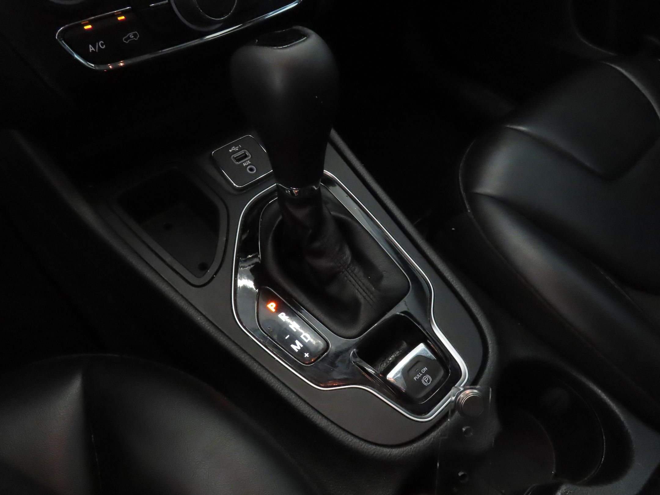 Used 2021 Black Jeep Latitude Plus image 16