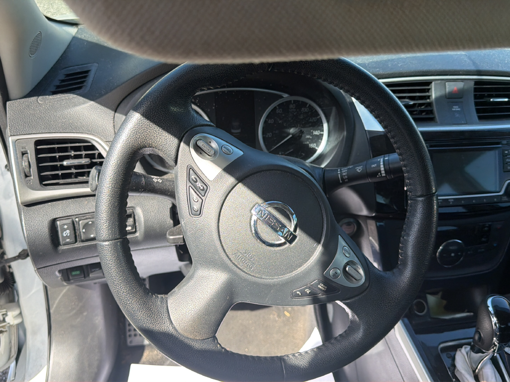 Used 2018 White Nissan SR image 16