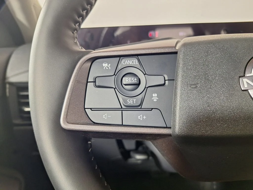 Used 2026 Scarlet Nissan SV image 19