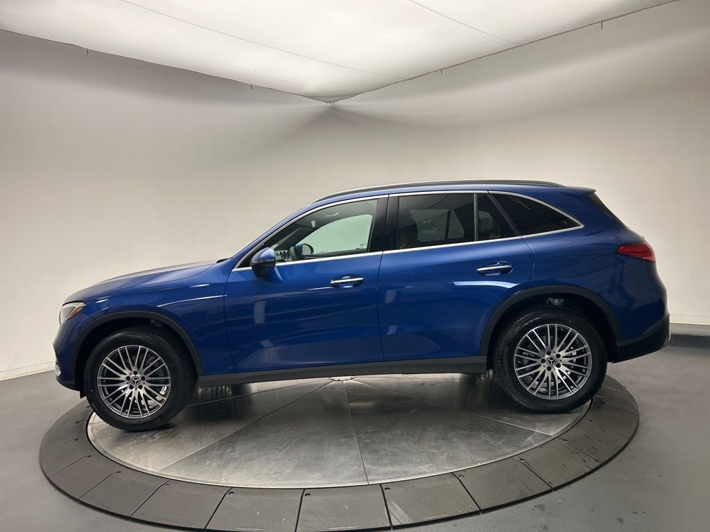 Used 2026 Starling Blue Metallic Mercedes-Benz GLC 300 image 4