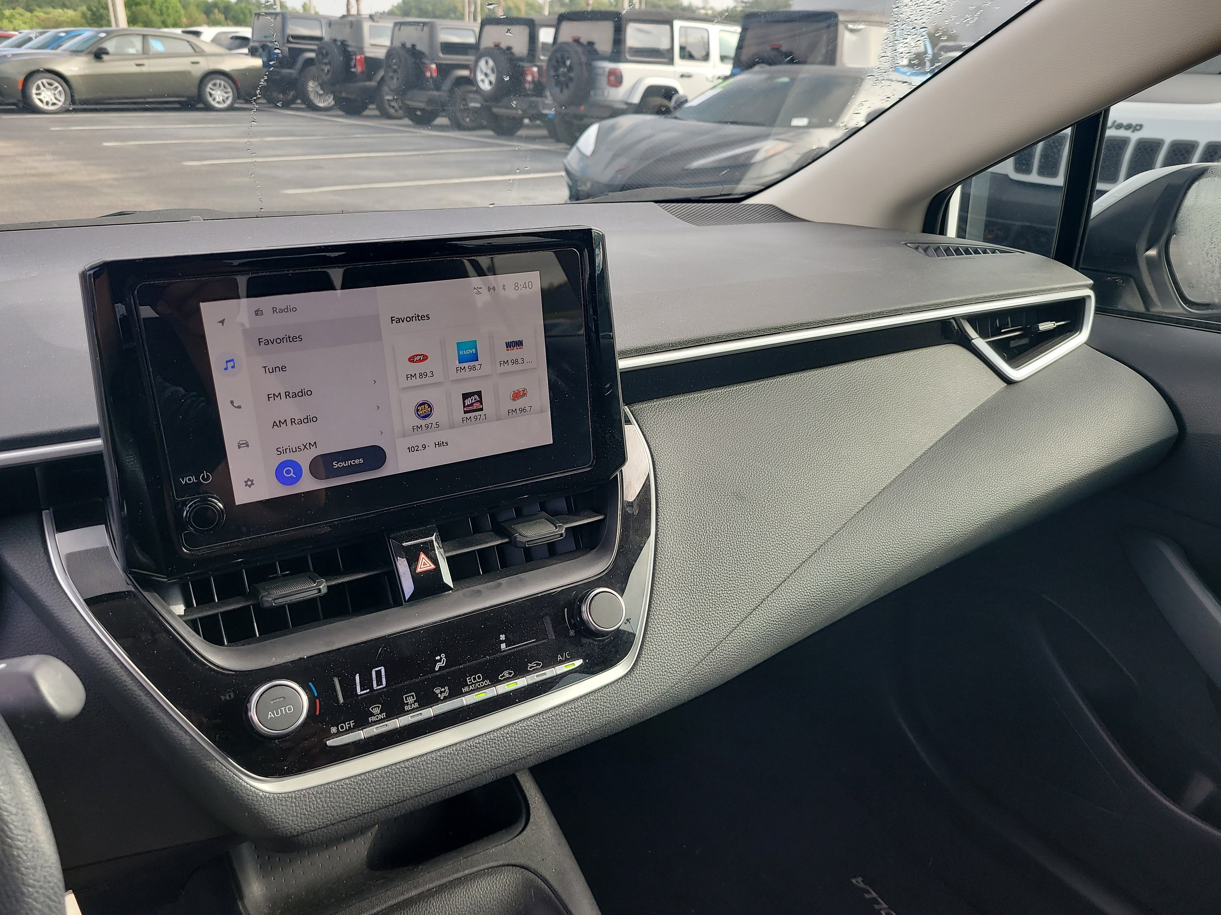 Used 2025 Ice Toyota LE image 19