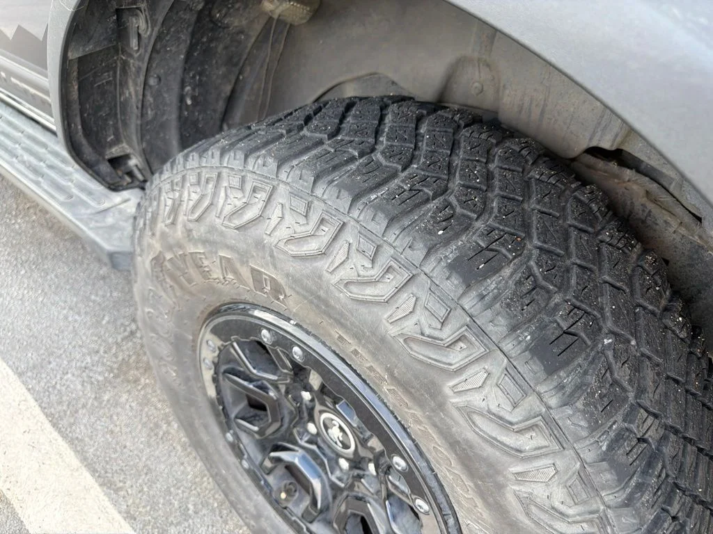 Used 2022 Gray Ford Wildtrak image 10