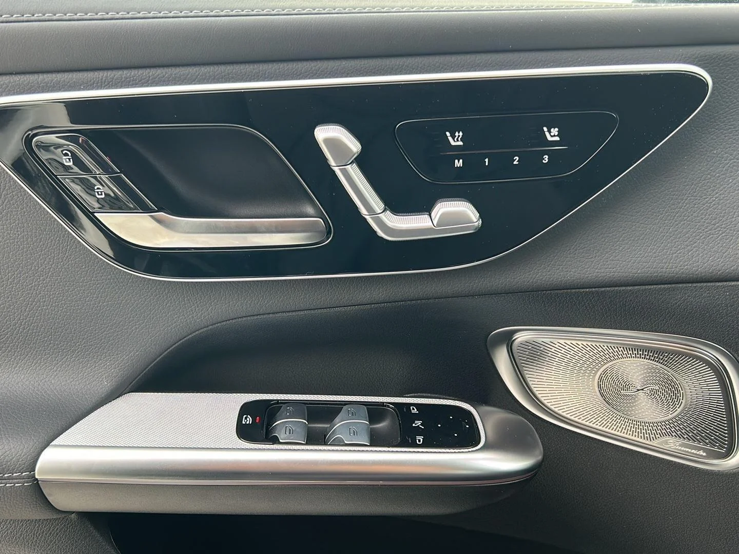 New 2026 WHITE Mercedes-Benz GLC 300 image 22