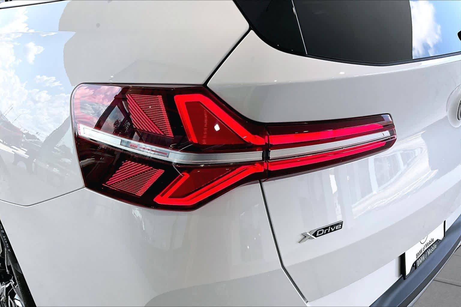 New 2026 Mineral White Metallic BMW 30 xDrive image 15