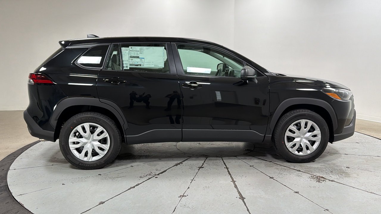 2026 Toyota Corolla Cross L - Photo 6