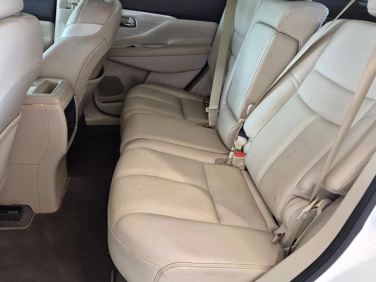 Used 2018 Pearl White Nissan SL image 17