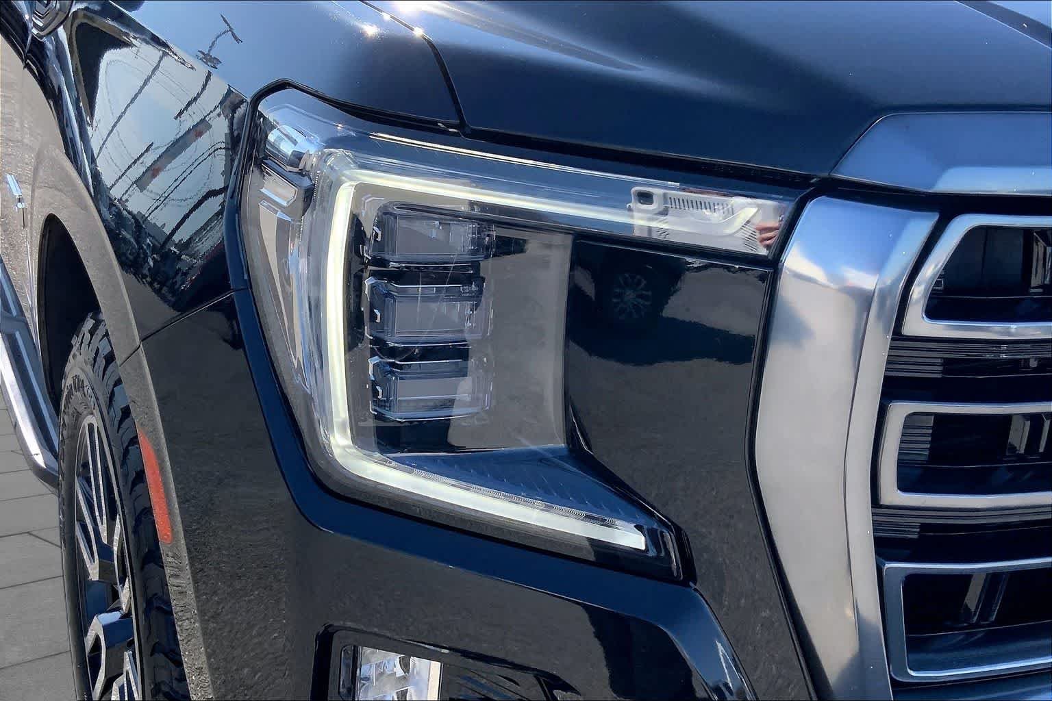 Used 2023 Onyx Black GMC AT4 image 45