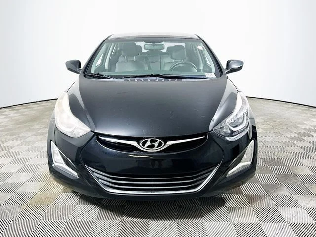 Pre-Owned 2014 Hyundai Elantra SE