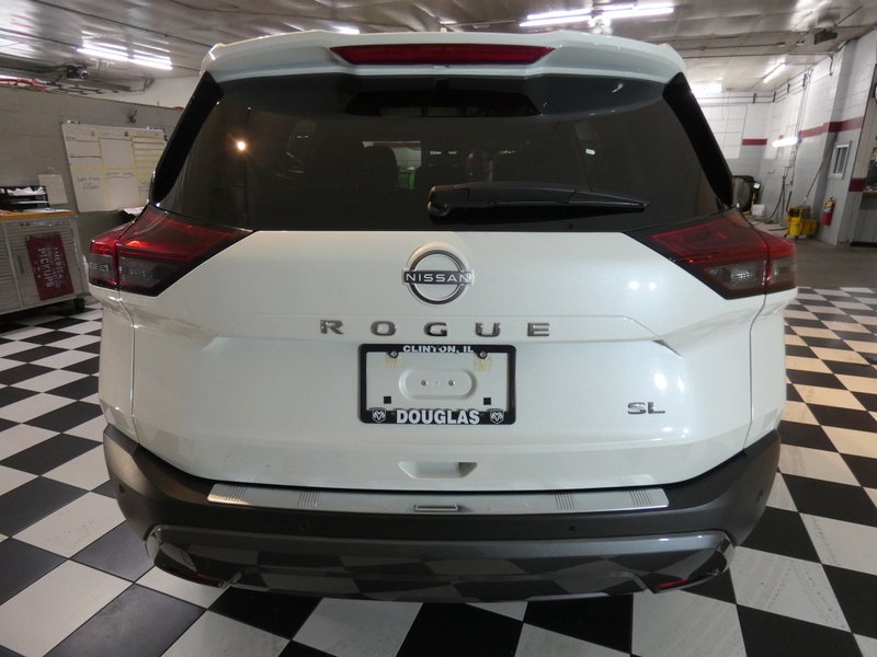 Used 2023 WHITE Nissan FWD SL image 5