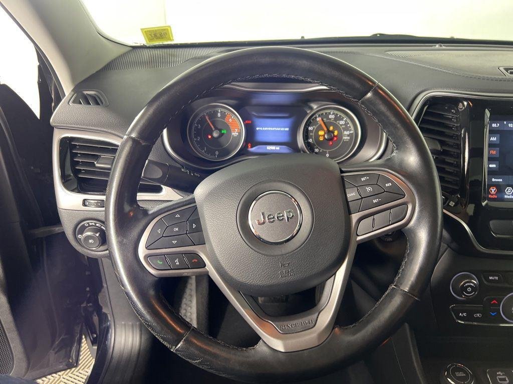 Used 2020 Diamond Black Crystal Pearlcoa Jeep Limited image 14