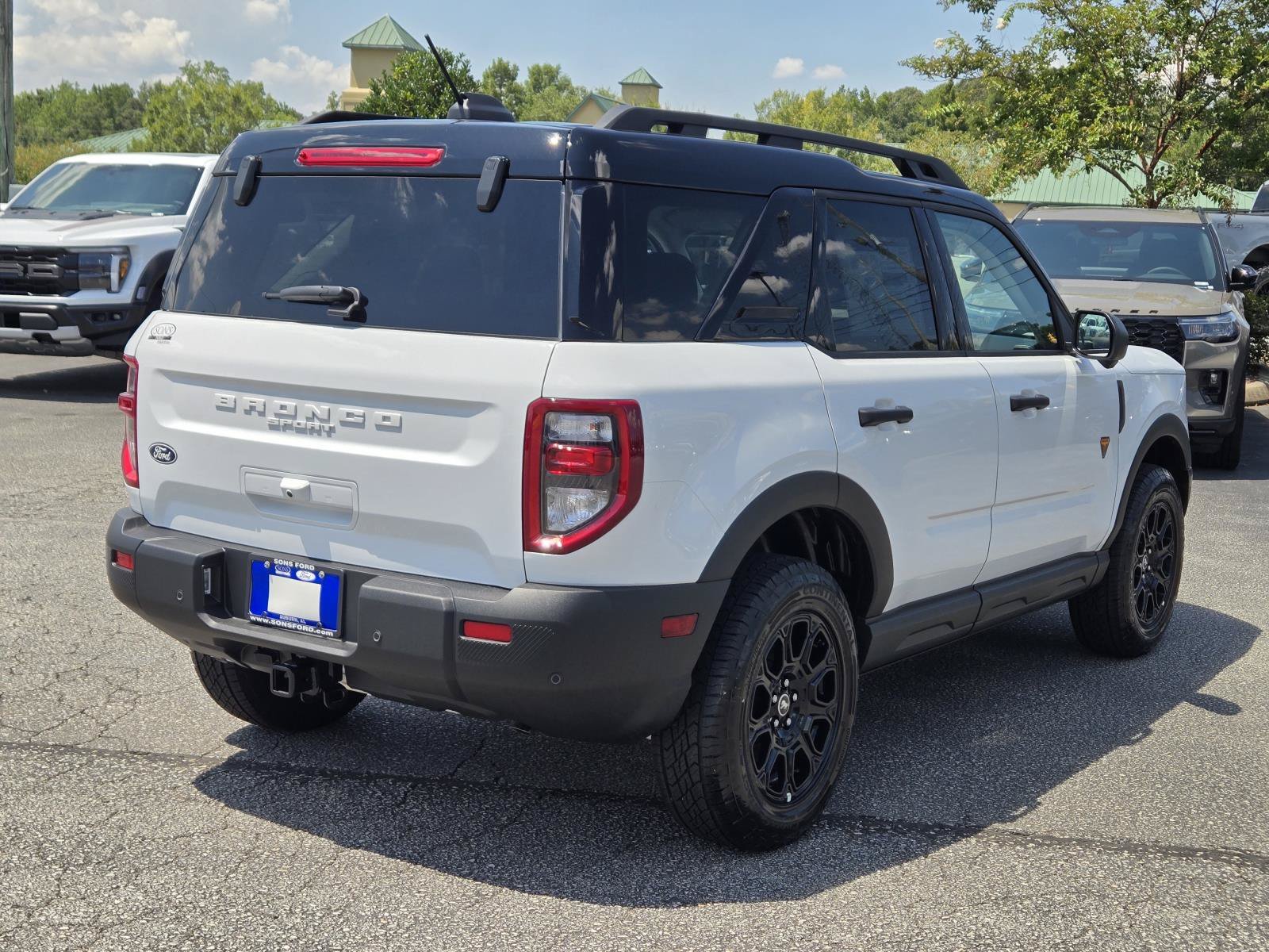 New 2026 OXFORD WHITE FORD Badlands image 8