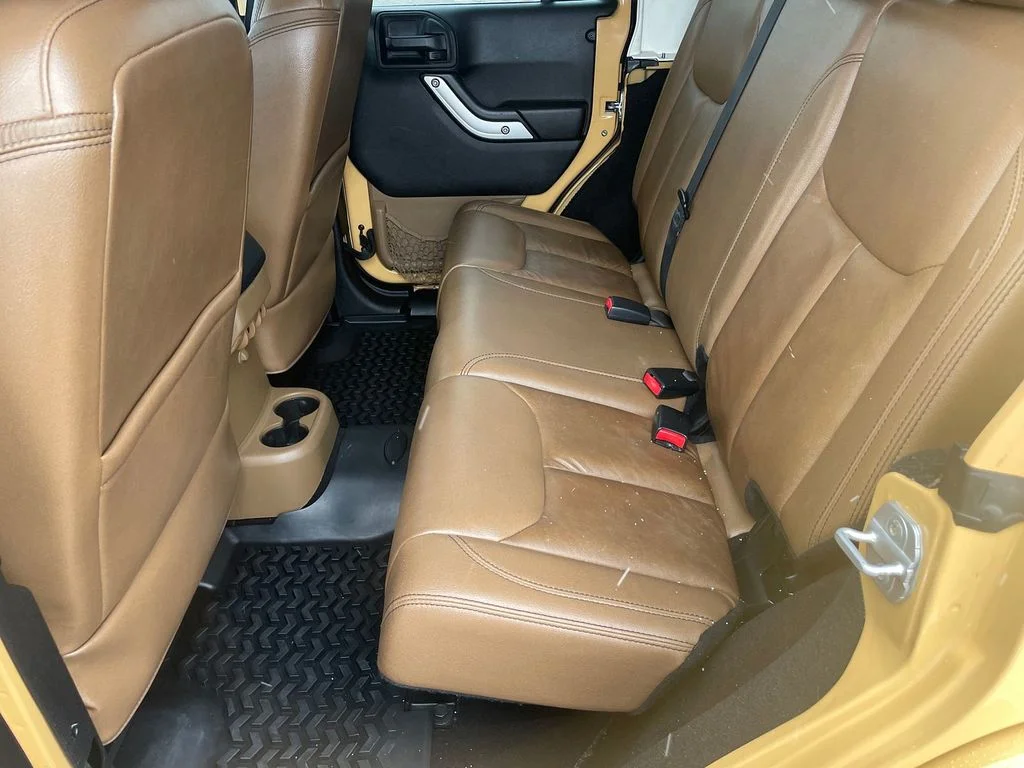 Used 2014 Dune Clear Coat Jeep Sahara image 10