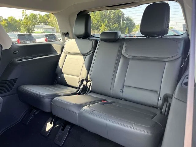 New 2027 Glacier Gray Metallic Tri-Coat Ford Active image 10