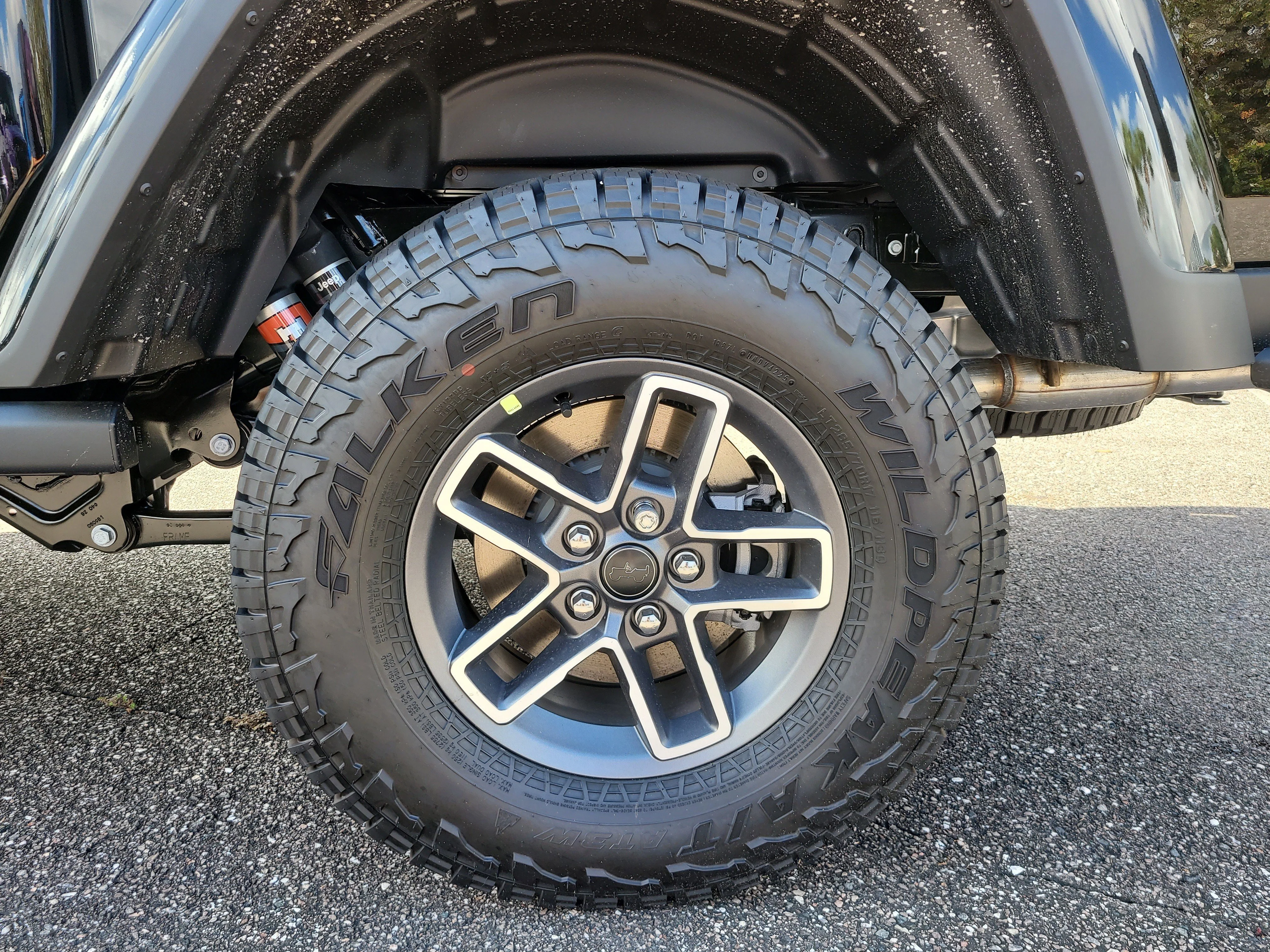 New 2026 Black Clearcoat Jeep Mojave X image 9
