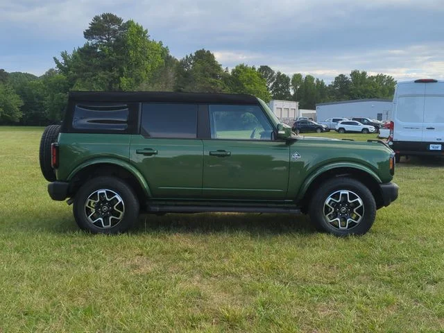Used 2023 Green Ford Outer Banks image 14