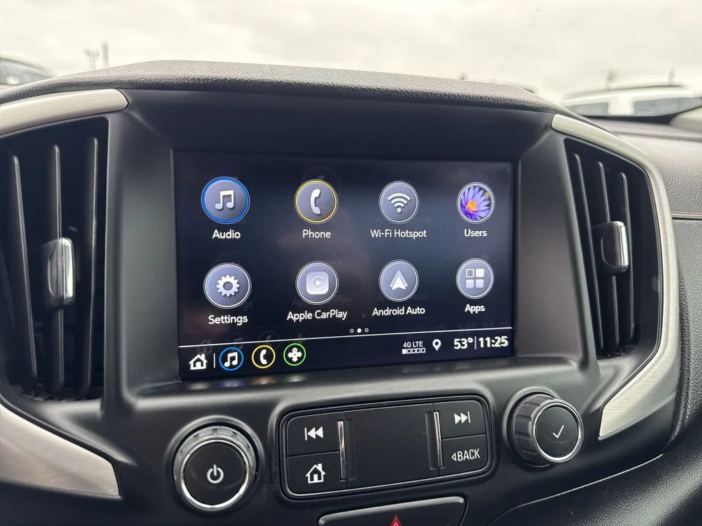 Used 2021 Silver GMC SLT image 18