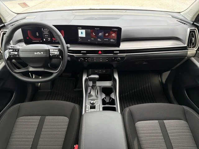 Photo 10