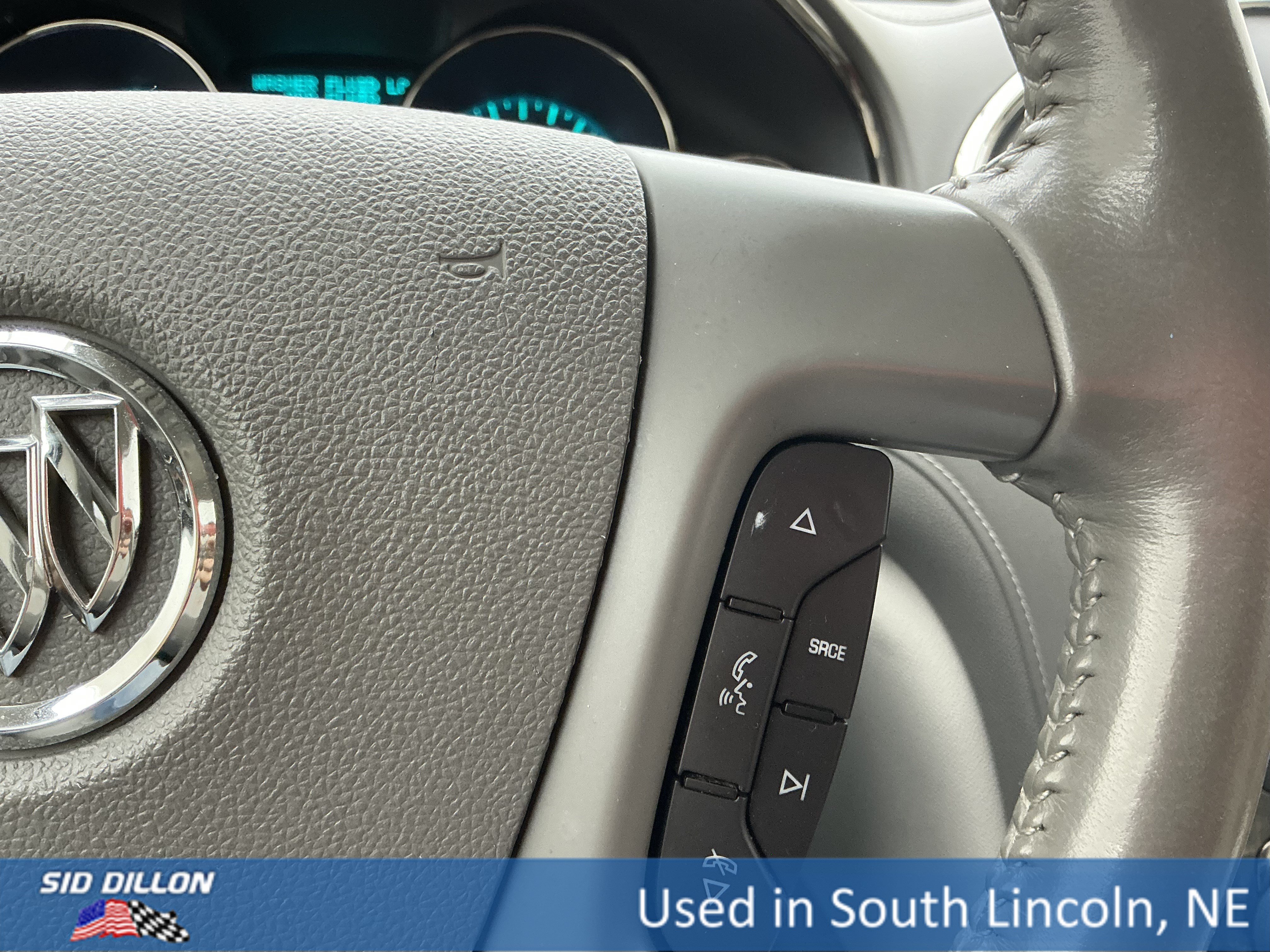 Used 2013 White Diamond Tricoat Buick  image 10
