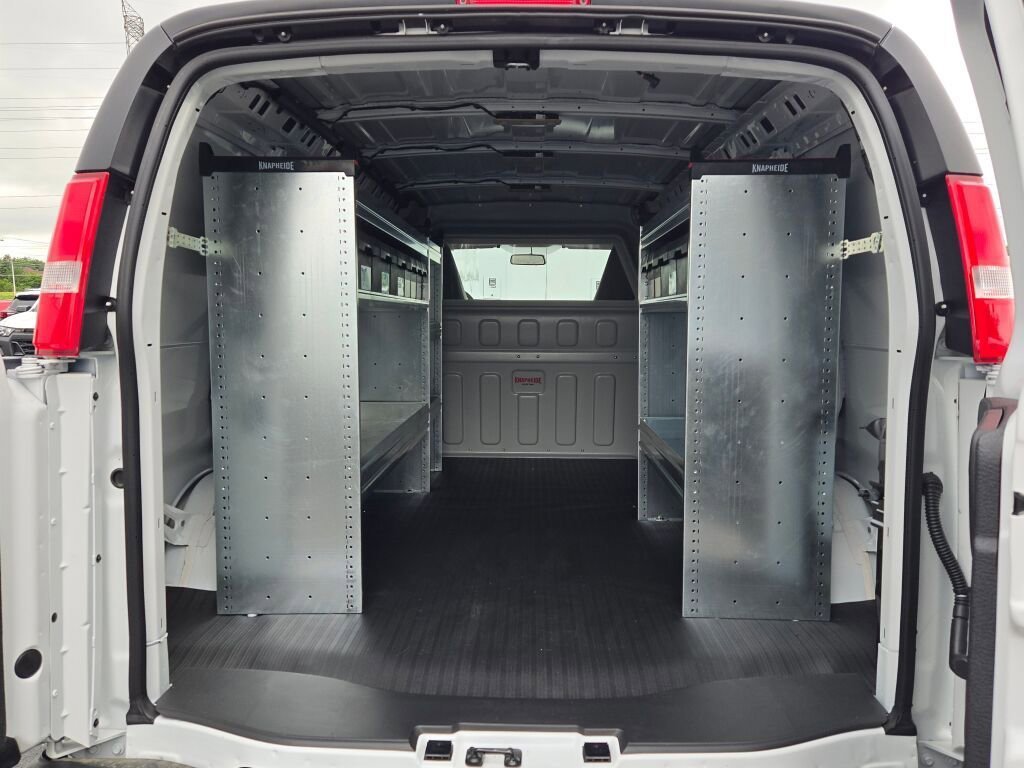2025 Chevrolet Express Cargo Work Van - Photo 16