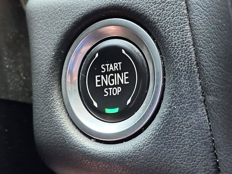 Used 2021 Summit White Chevrolet LT image 26