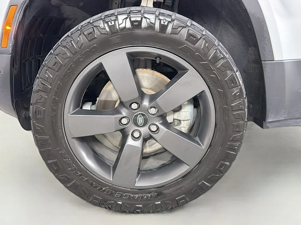 Certified Used 2023 Silver Land Rover S image 32