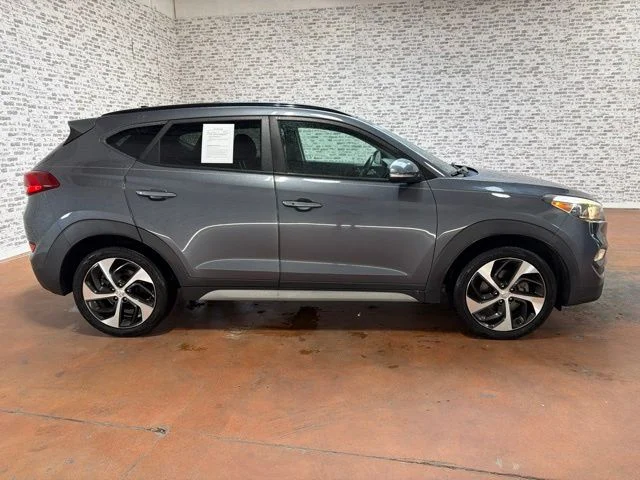Used 2018 Coliseum Gray Hyundai Value image 6